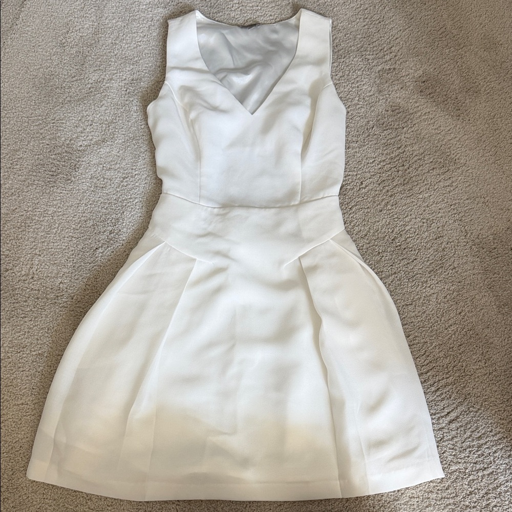 Guess Classic White V-Neck Fit-and-Flare Dress